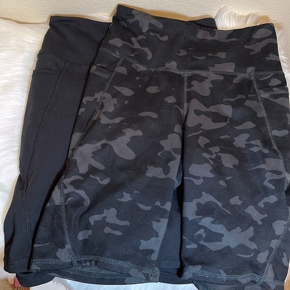 Set of Two Danskin Camo Black Biker Shorts - Picture 1 of 13